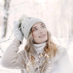 Анна Исакина